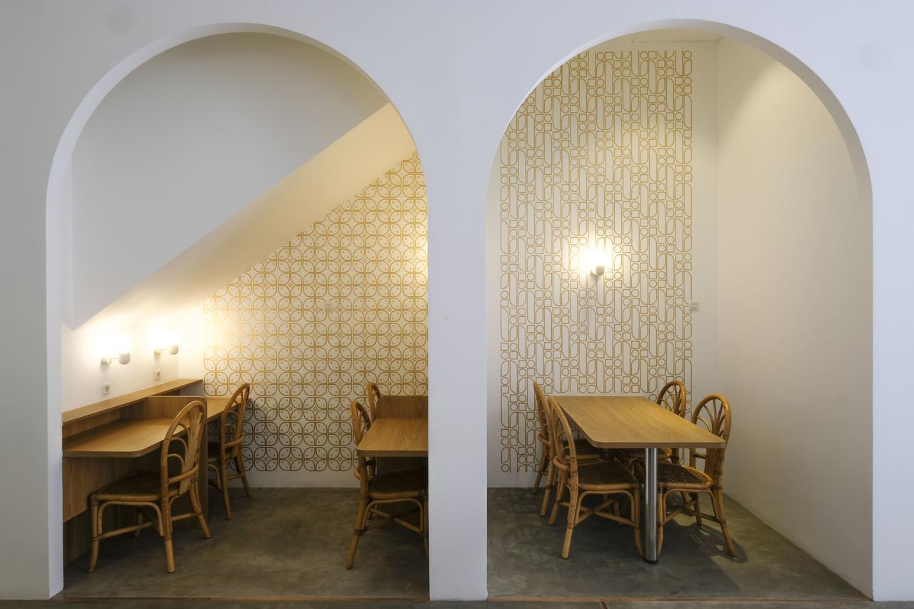 Kini Capsule Hostel Jakarta Exterior photo
